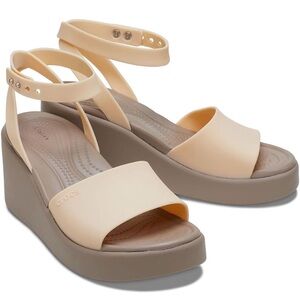 Crocs Brooklyn Ankle Strap Wedges Shitake Women’s 11M NWT Lightweight Comfort